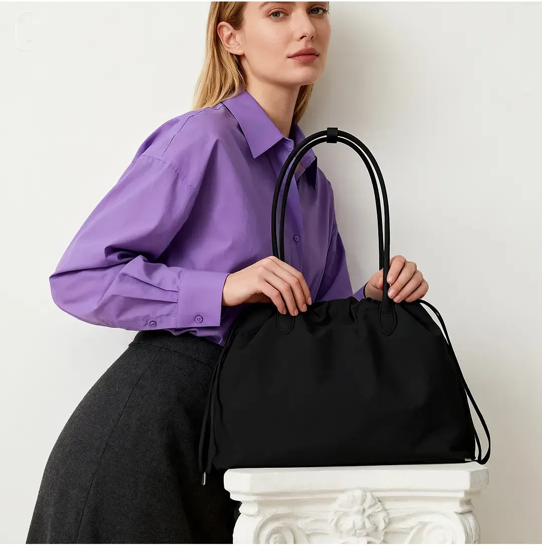 Versatile Large Capacity Tote Bag for Work & Travel Classic Black Shoulder Bag with Easy Carry Handles Perfect for Everyday Use